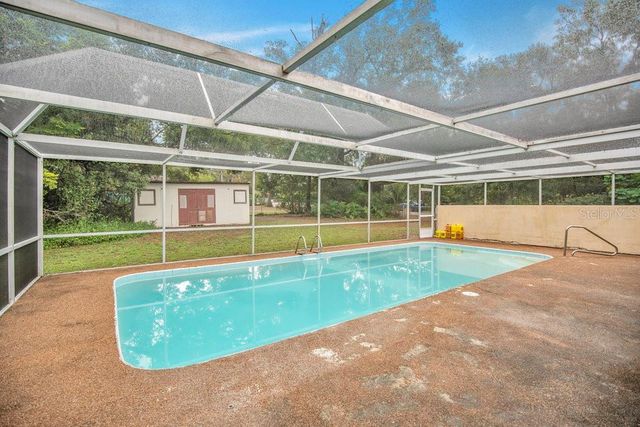 525 S DEXTER AVENUE, Deland, FL 32720