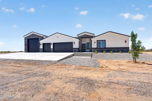 3533 N SADDLE VISTA Road, Tonopah, AZ 85354