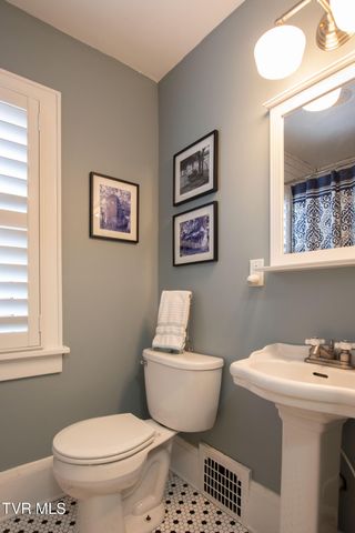 224 Northwest Mason Place, Abingdon, VA 24210