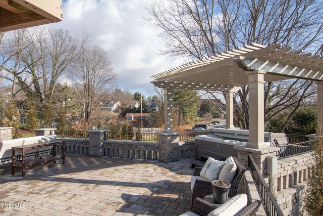 224 Northwest Mason Place, Abingdon, VA 24210