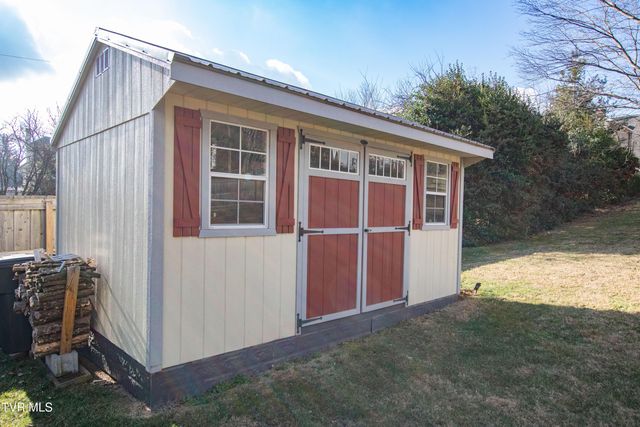 224 Northwest Mason Place, Abingdon, VA 24210