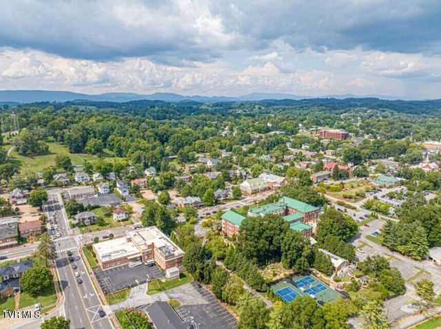 224 Northwest Mason Place, Abingdon, VA 24210