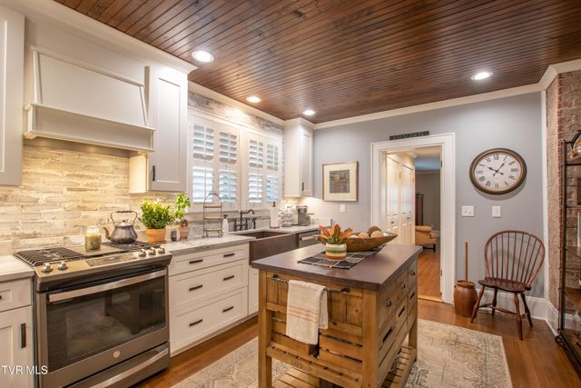 224 Northwest Mason Place, Abingdon, VA 24210