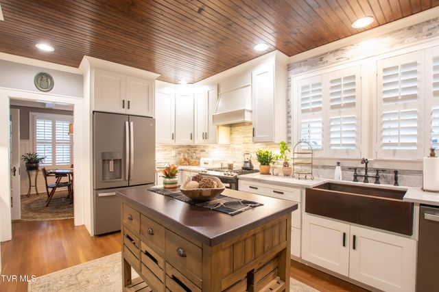 224 Northwest Mason Place, Abingdon, VA 24210