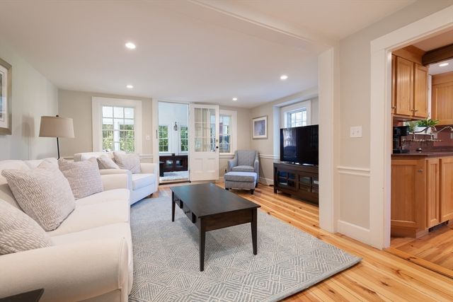 823 Boston Post Road, Weston, MA 02493