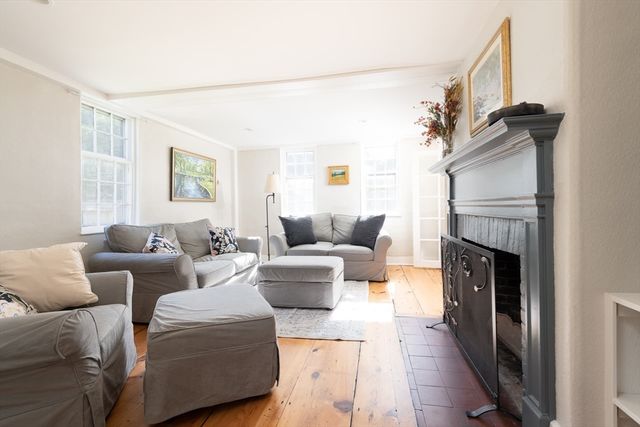 823 Boston Post Road, Weston, MA 02493