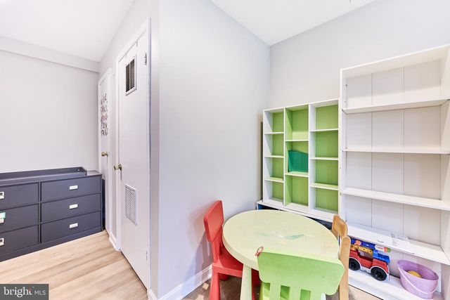 4235 SLEEPY LAKE DR, Fairfax, VA 22033
