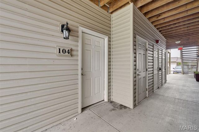 6411 Brookfield Court, St Louis, MO 63129