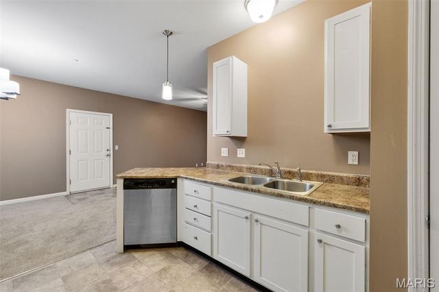 6411 Brookfield Court, St Louis, MO 63129