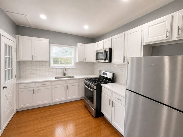 1527 Brookside Avenue, Waukegan, IL 60085