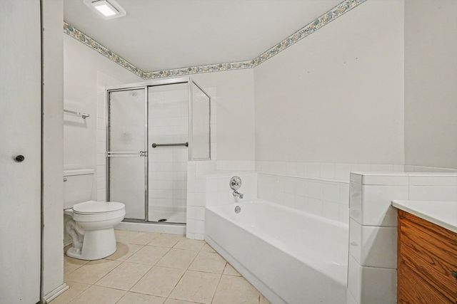 22 Delaware Court, Schaumburg, IL 60193
