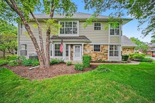22 Delaware Court, Schaumburg, IL 60193
