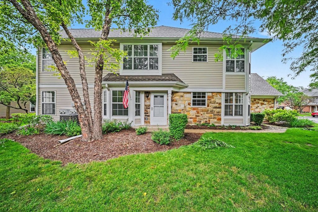 22 Delaware Court, Schaumburg, IL 60193