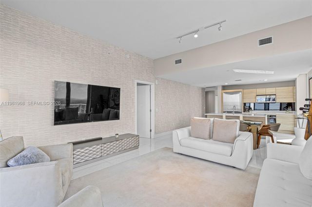 16385 Biscayne Blvd 3201, North Miami Beach, FL 33160