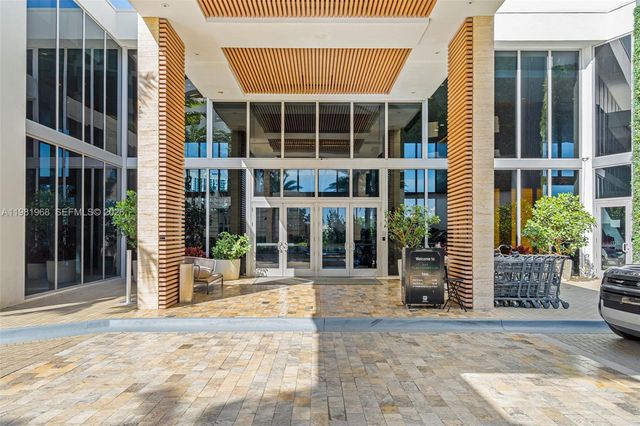 16385 Biscayne Blvd 3201, North Miami Beach, FL 33160