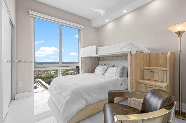 16385 Biscayne Blvd 3201, North Miami Beach, FL 33160