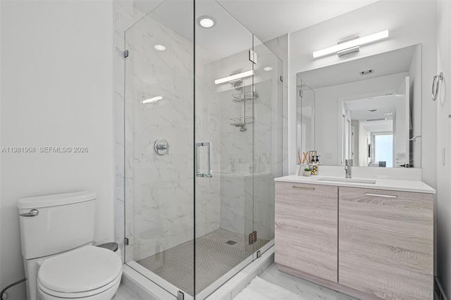 16385 Biscayne Blvd 3201, North Miami Beach, FL 33160