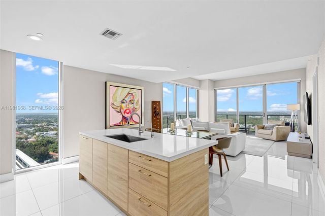 16385 Biscayne Blvd 3201, North Miami Beach, FL 33160