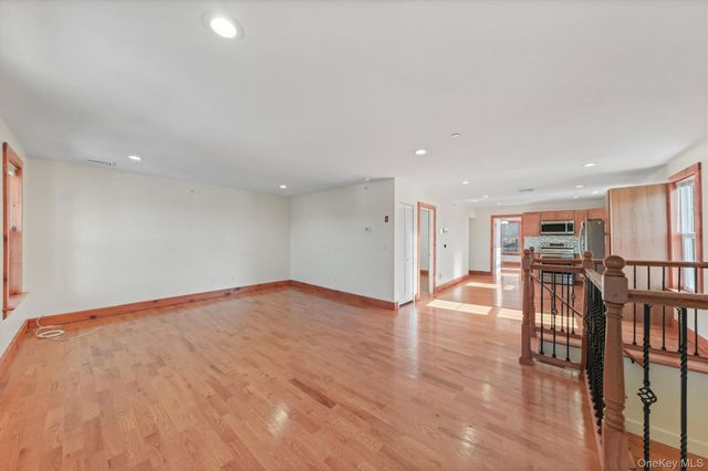 75 Albany Street 3, Poughkeepsie, NY 12601