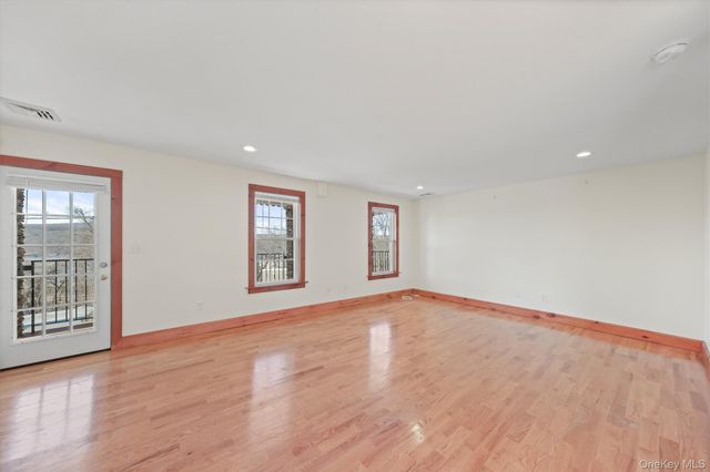 75 Albany Street 3, Poughkeepsie, NY 12601
