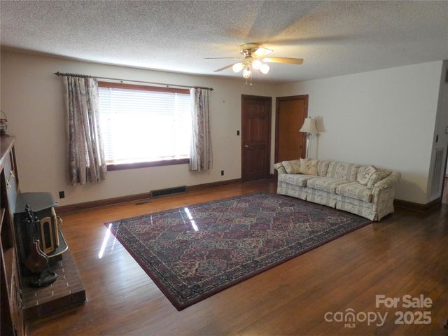 150 Fonda Road, Statesville, NC 28677