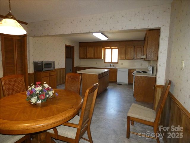 150 Fonda Road, Statesville, NC 28677