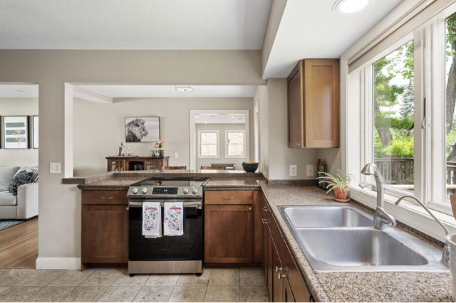 6301 France Avenue S, Edina, MN 55410