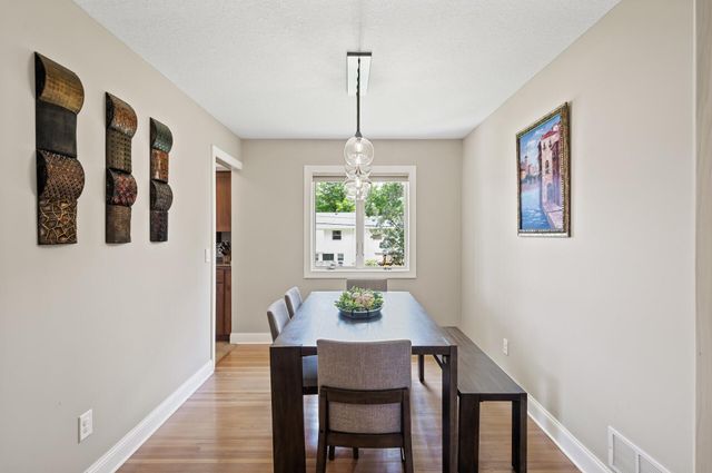 6301 France Avenue S, Edina, MN 55410