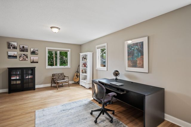 6301 France Avenue S, Edina, MN 55410