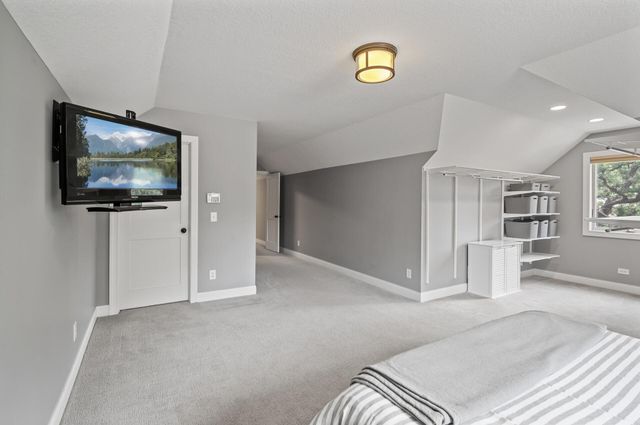 6301 France Avenue S, Edina, MN 55410