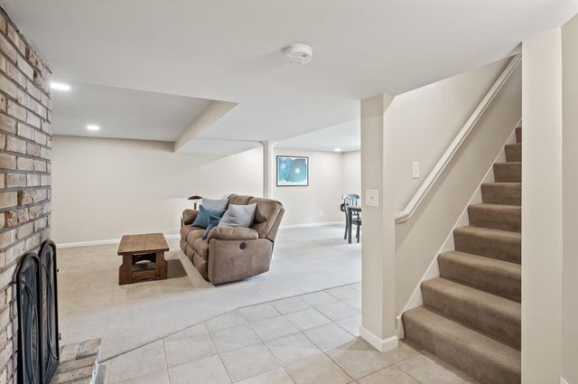 6301 France Avenue S, Edina, MN 55410