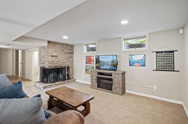 6301 France Avenue S, Edina, MN 55410