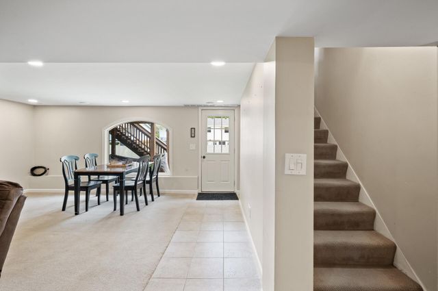 6301 France Avenue S, Edina, MN 55410