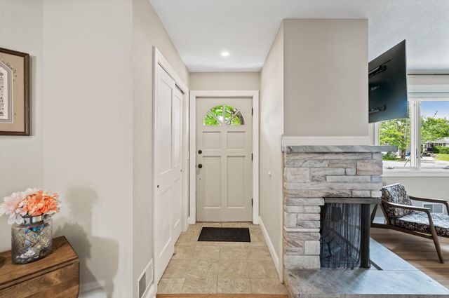 6301 France Avenue S, Edina, MN 55410