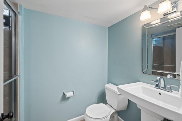 6301 France Avenue S, Edina, MN 55410