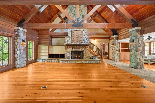 14657 Lakeshore Road, Lakeside, MI 49116