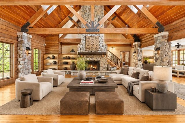14657 Lakeshore Road, Lakeside, MI 49116