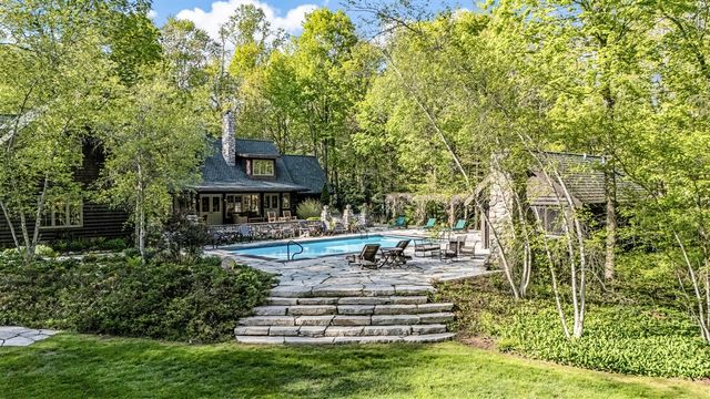 14657 Lakeshore Road, Lakeside, MI 49116