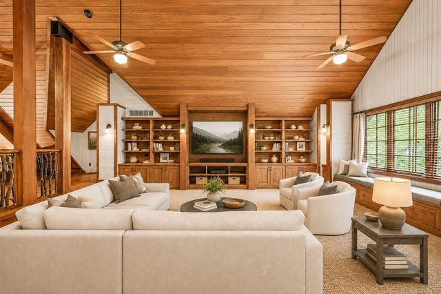 14657 Lakeshore Road, Lakeside, MI 49116