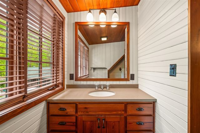 14657 Lakeshore Road, Lakeside, MI 49116