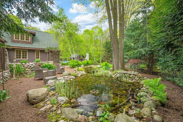 14657 Lakeshore Road, Lakeside, MI 49116