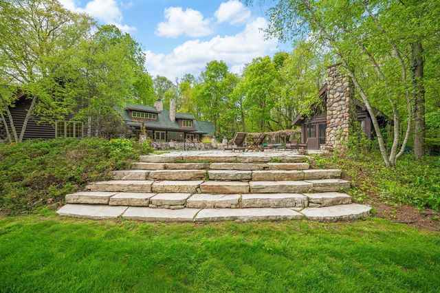 14657 Lakeshore Road, Lakeside, MI 49116
