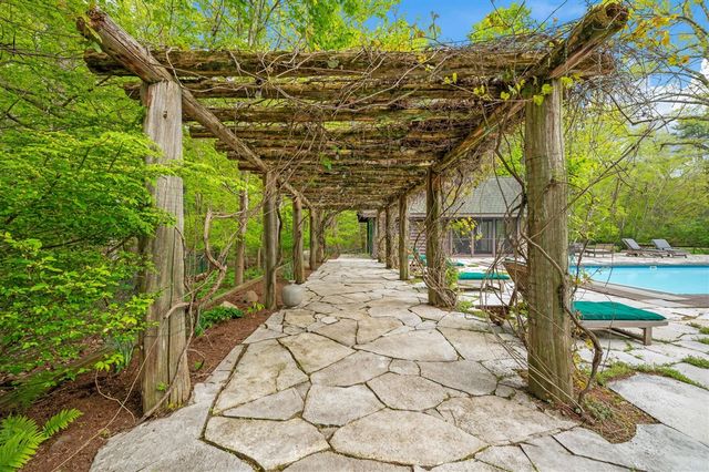 14657 Lakeshore Road, Lakeside, MI 49116