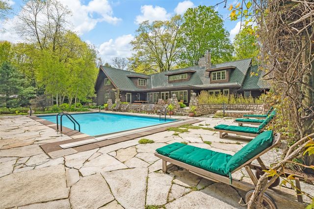 14657 Lakeshore Road, Lakeside, MI 49116