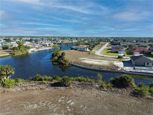 3741 NE 12th PL, Cape Coral, FL 33909