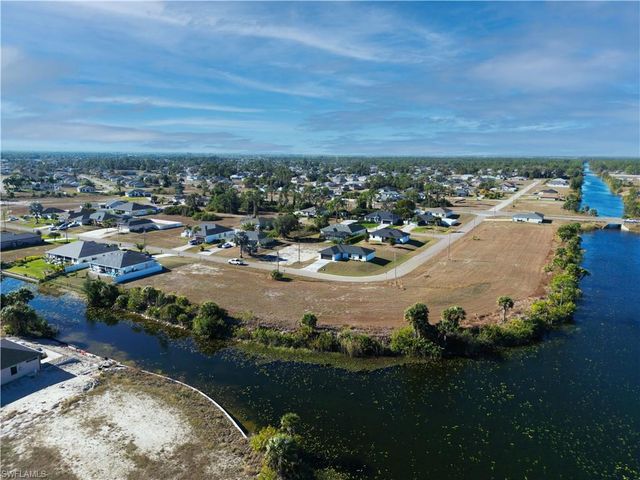 3741 NE 12th PL, Cape Coral, FL 33909