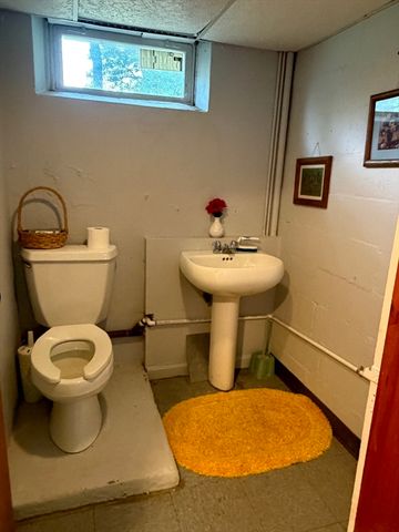510 Thacher St, Attleboro, MA 02703
