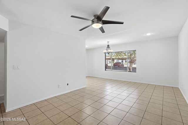 660 E River Road W, Tucson, AZ 85704