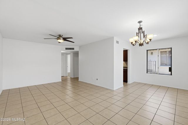 660 E River Road W, Tucson, AZ 85704