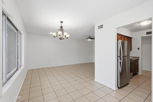660 E River Road W, Tucson, AZ 85704